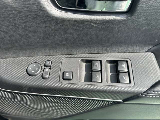 三菱 デリカ　Ｄ：５ ２．２ Ｐ ディーゼルターボ ４ＷＤ R5年 (東海) 99
