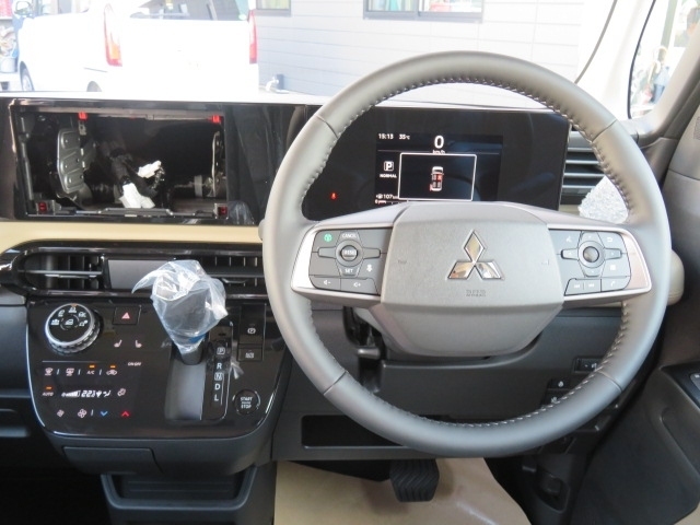 三菱 デリカ　ミニ ６６０ Ｇ プレミアム ４ＷＤ R8年 () 99