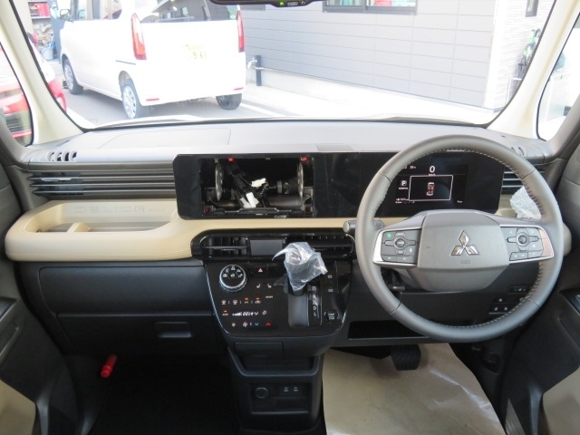 三菱 デリカ　ミニ ６６０ Ｇ プレミアム ４ＷＤ R8年 () 99