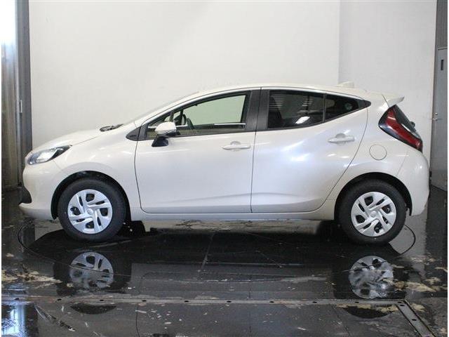 トヨタ アクア １．５ Ｘ Ｅ－ＦＯＵＲ ４ＷＤ R6年 (北海道) 99