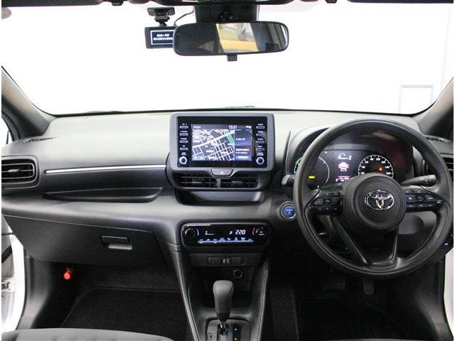 トヨタ ヤリス １．５ ハイブリッド Ｘ Ｅ－ＦＯＵＲ ４ＷＤ R6年 (北海道) 99