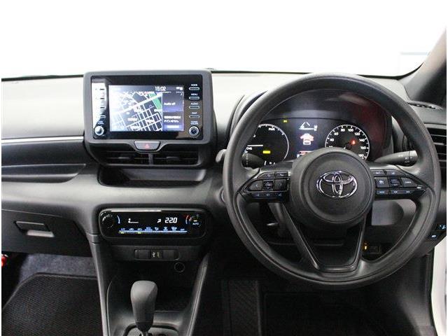 トヨタ ヤリス １．５ ハイブリッド Ｘ Ｅ－ＦＯＵＲ ４ＷＤ R6年 (北海道) 99