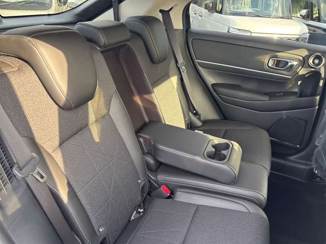 ホンダ ヴェゼル １．５ Ｅ：ＨＥＶ Ｚ R7年 (近畿) 99