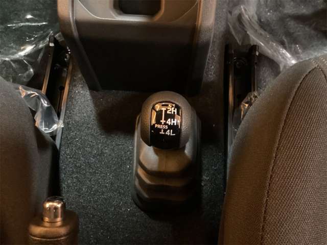 スズキ ジムニー　ノマド １．５ ＦＣ ４ＷＤ R8年 (近畿) 99