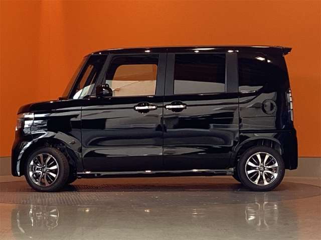 ホンダ Ｎ　ＢＯＸ カスタム ６６０ R8年 (近畿) 99