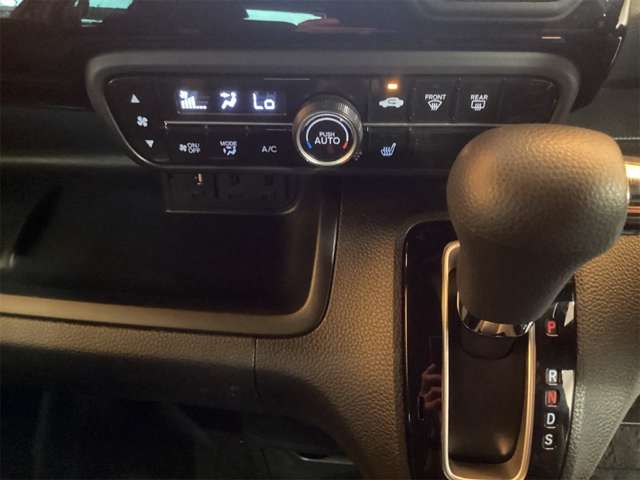 ホンダ Ｎ　ＢＯＸ カスタム ６６０ Ｌ R3年 (近畿) 99