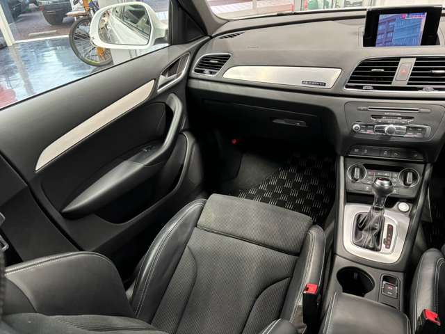 アウディ Ｑ３ ２．０ ＴＦＳＩ クワトロ １８０ＰＳ Ｓラインパッケージ ４ＷＤ H29年 (甲信越・北陸) 99