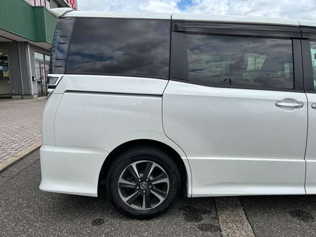 トヨタ ヴォクシー ２．０ ＺＳ 煌ＩＩ R1年 (甲信越・北陸) 99