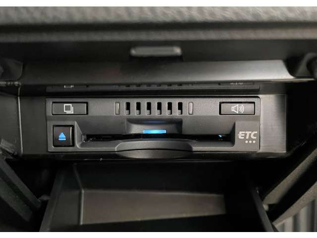 トヨタ カムリ ２．５ ＷＳ Ｅ－ＦＯＵＲ ４ＷＤ R4年 (東北) 99