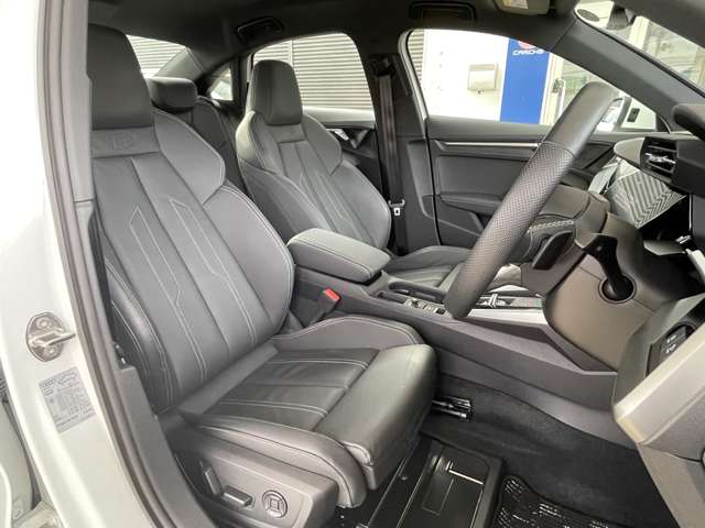 アウディ Ａ３　セダン ３０　ＴＦＳＩ　Ｓライン R3年 (東北) 99