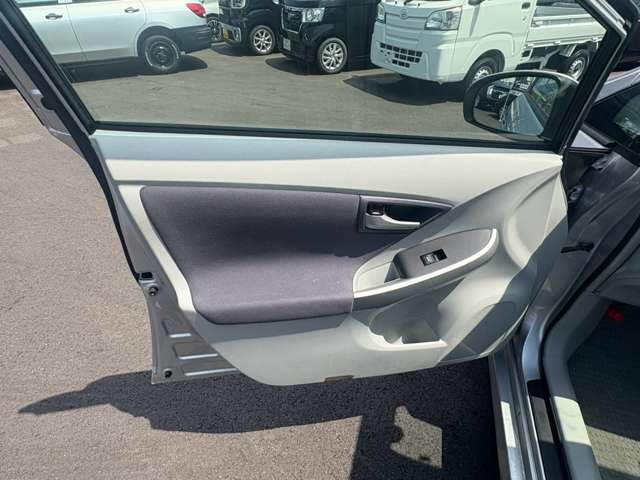 トヨタ プリウス １．８ Ｓ H22年 (近畿) 99