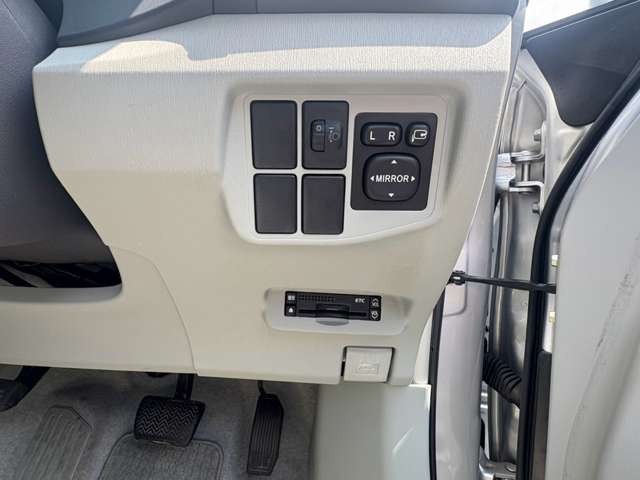 トヨタ プリウス １．８ Ｓ H22年 (近畿) 99