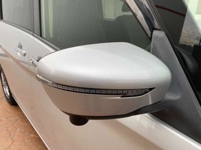 日産 セレナ ２．０ Ｘ ＶセレクションＩＩ R1年 (中国) 99