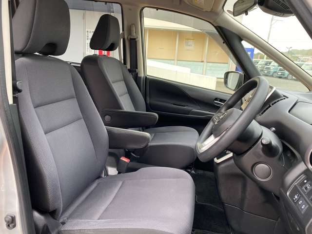 日産 セレナ ２．０ Ｘ ＶセレクションＩＩ R1年 (中国) 99
