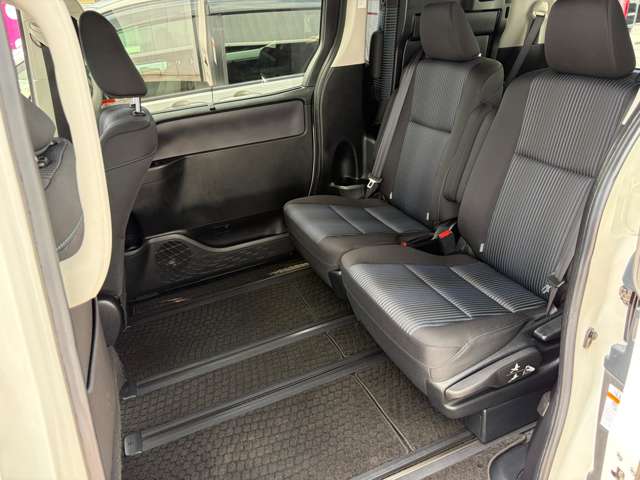 トヨタ ヴォクシー ２．０ ＺＳ 煌ＩＩ H28年 (中国) 99