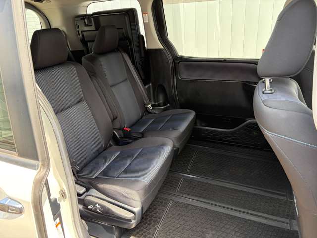 トヨタ ヴォクシー ２．０ ＺＳ 煌ＩＩ H28年 (中国) 99