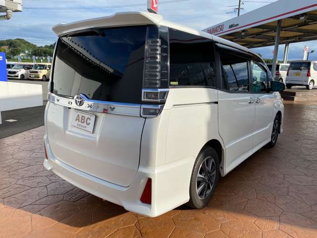 トヨタ ヴォクシー ２．０ ＺＳ 煌ＩＩＩ R3年 (中国) 99