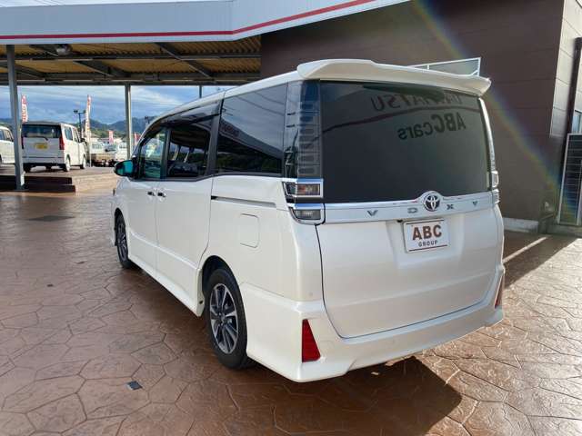 トヨタ ヴォクシー ２．０ ＺＳ 煌ＩＩＩ R3年 (中国) 99
