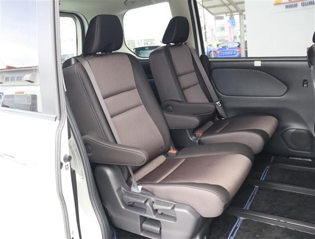 日産 セレナ １．２ Ｅ－ＰＯＷＥＲ ハイウェイスター Ｖ R4年 (関東) 99