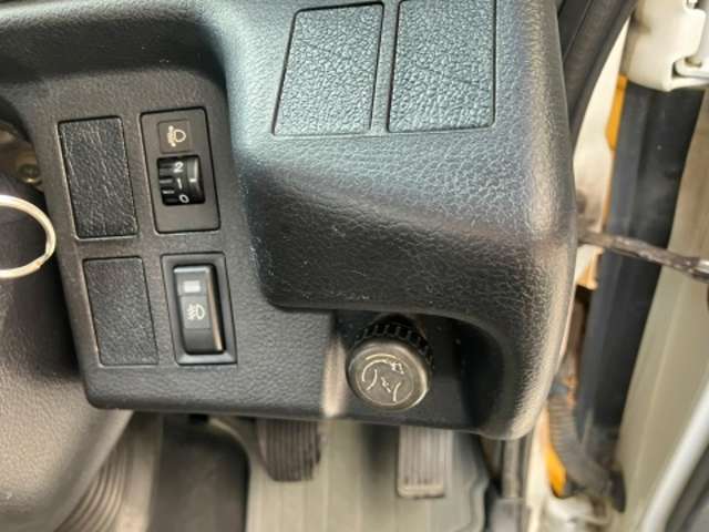 日野自動車 レンジャー ５．１ＤＴ H26年 (東海) 99