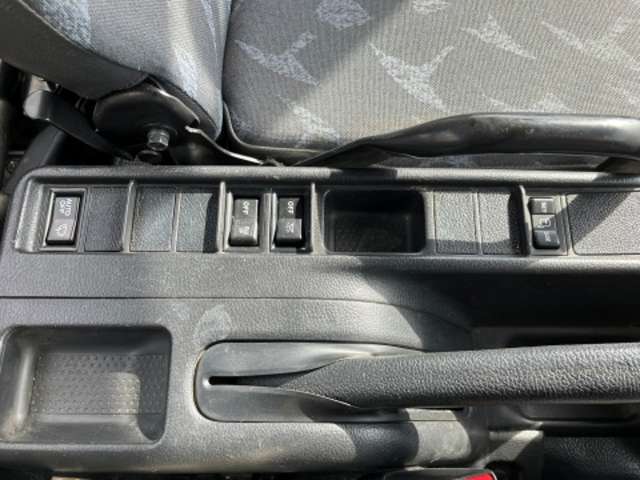 日野自動車 レンジャー ５．１ＤＴ H26年 (東海) 99