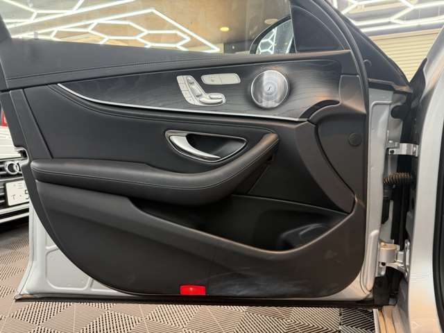 メルセデスベンツ Ｅクラスワゴン Ｅ２００ アバンギャルド スポーツ（本革仕様） H29年 (関東) 99