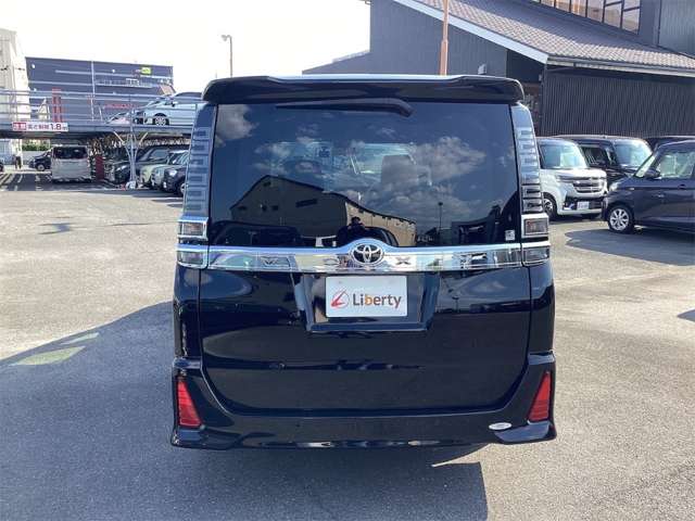 トヨタ ヴォクシー ２．０ ＺＳ 煌ＩＩＩ R3年 (近畿) 99