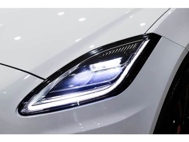 ジャガー Ｅペース Ｒダイナミック Ｓ ２．０Ｌ Ｄ１８０ ディーゼルターボ ４ＷＤ R1年 (関東) 99