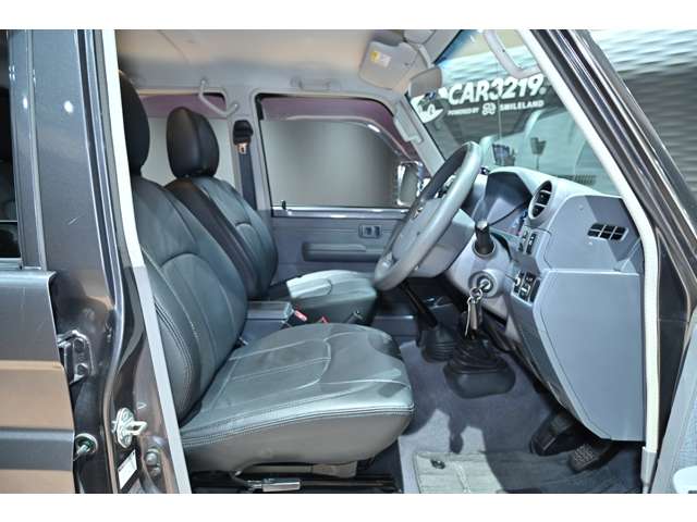 トヨタ ランドクルーザーバン ４．０ ４ＷＤ H27年 (関東) 99