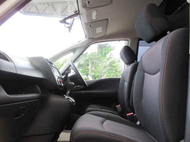 日産 セレナ ２．０ ハイウェイスター Ｓ－ＨＹＢＲＩＤ Ｖセレクション H25年 (関東) 99