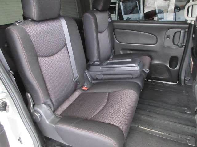 日産 セレナ ２．０ ハイウェイスター Ｓ－ＨＹＢＲＩＤ Ｖセレクション H25年 (関東) 99