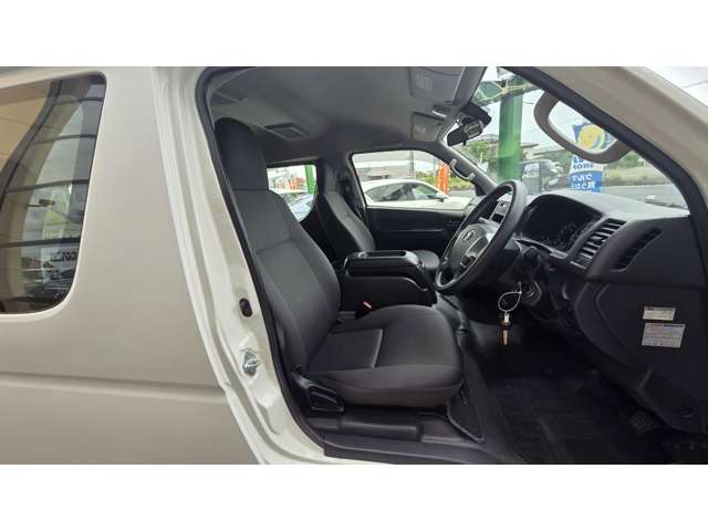 トヨタ ハイエースワゴン ２．７ ＤＸ ロング ミドルルーフ R1年 (関東) 99