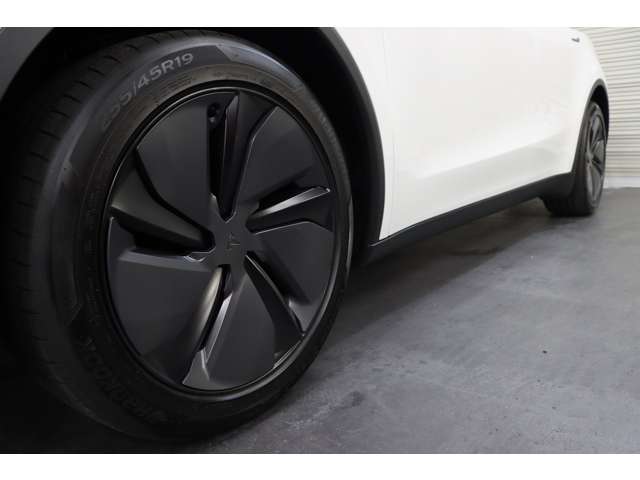 テスラ モデルＹ ＲＷＤ R7年 (近畿) 99