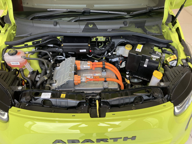 アバルト ５００ｅ ツーリズモ R5年 (近畿) 99