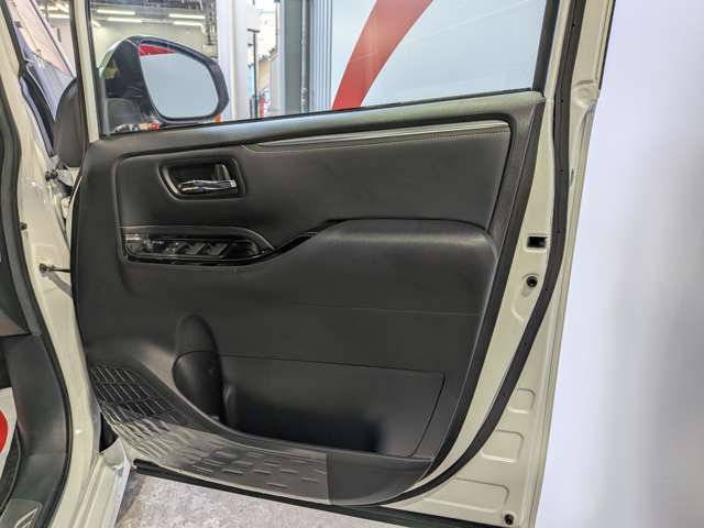 トヨタ エスクァイア ２．０ ＧＩ ４ＷＤ R3年 (東北) 99