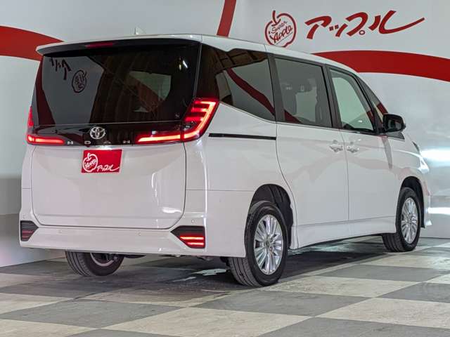 トヨタ ノア ２．０ Ｓ－Ｚ ４ＷＤ R4年 (東北) 99