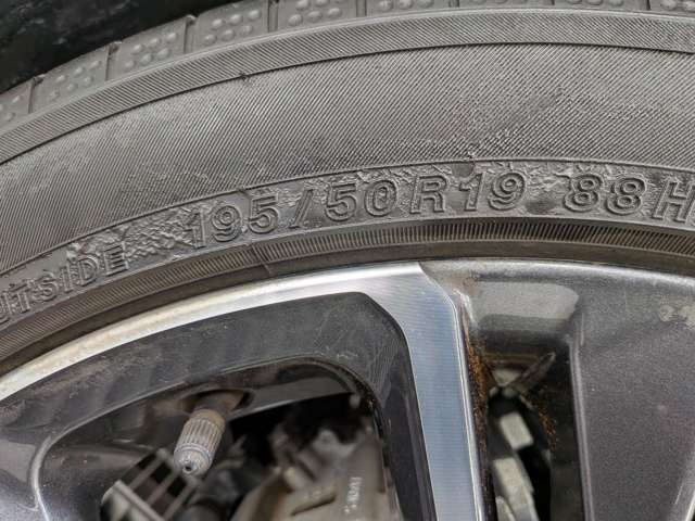 トヨタ プリウス ２．０ Ｚ Ｅ－ＦＯＵＲ ４ＷＤ R5年 (東北) 99