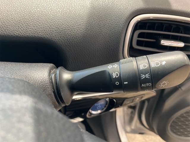 トヨタ プリウス １．８ Ａ プレミアム R1年 (近畿) 99