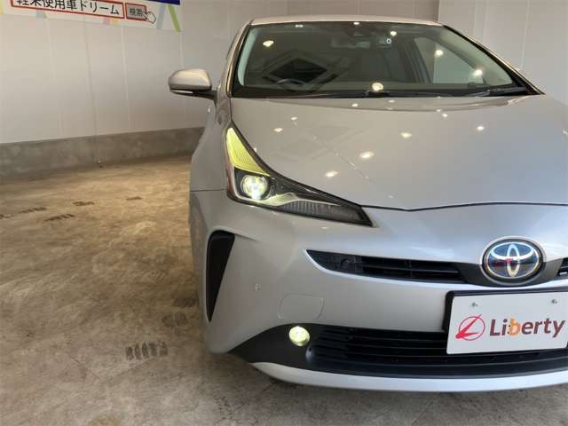 トヨタ プリウス １．８ Ａ プレミアム R1年 (近畿) 99
