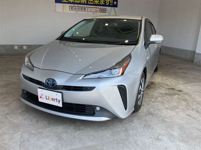 トヨタ プリウス １．８ Ａ プレミアム R1年 (近畿) 99