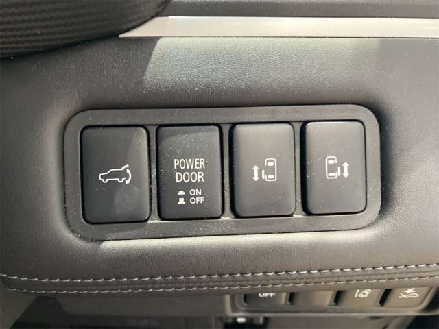 三菱 デリカ　Ｄ：５ ２．２ Ｐ ディーゼルターボ ４ＷＤ R4年 (近畿) 99