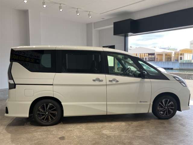 日産 セレナ １．２ Ｅ－ＰＯＷＥＲ ハイウェイスター Ｖ アーバンクロム R3年 (近畿) 99
