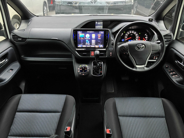 トヨタ ヴォクシー ２．０ ＺＳ 煌 H28年 (近畿) 99