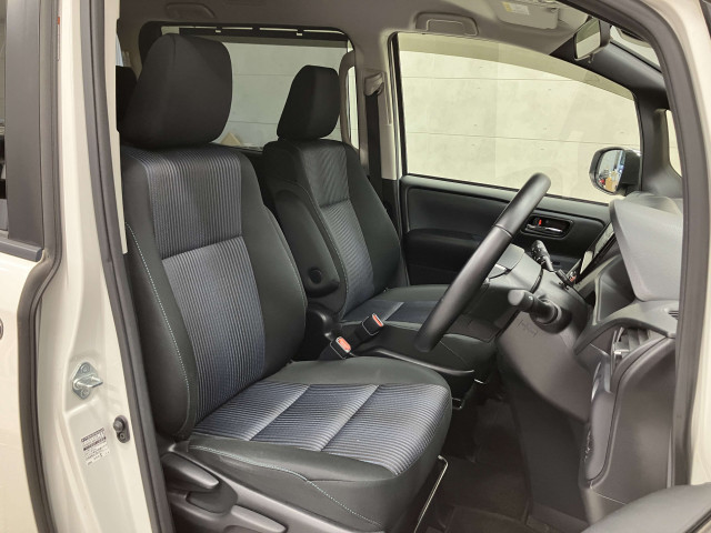 トヨタ ヴォクシー ２．０ ＺＳ 煌 H28年 (近畿) 99