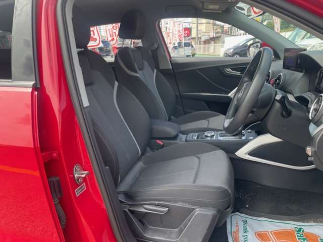 アウディ Ｑ２ ３０　ＴＦＳＩ　スポーツ H30年 (近畿) 99