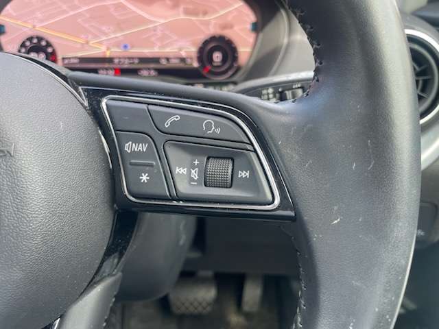 アウディ Ｑ２ ３０　ＴＦＳＩ　スポーツ H30年 (近畿) 99