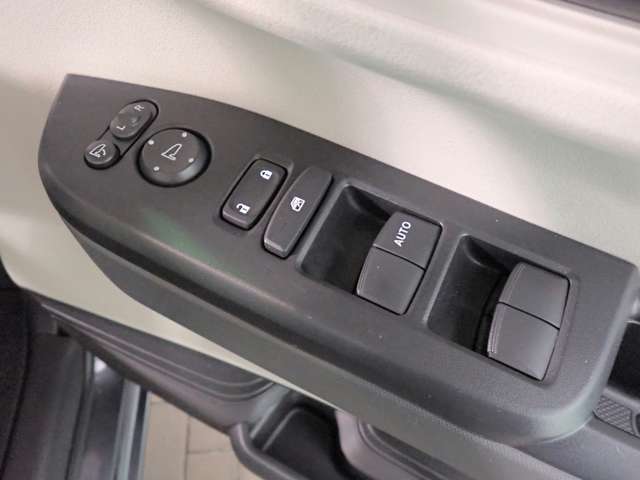 ホンダ Ｎ　ＢＯＸ ６６０ R5年 (近畿) 99