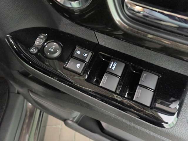 ホンダ Ｎ　ＢＯＸ カスタム ６６０ Ｇ Ｌ ホンダセンシング H29年 (近畿) 99