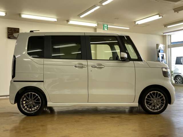 ホンダ Ｎ　ＢＯＸ カスタム ６６０ ターボ R8年 (四国) 99