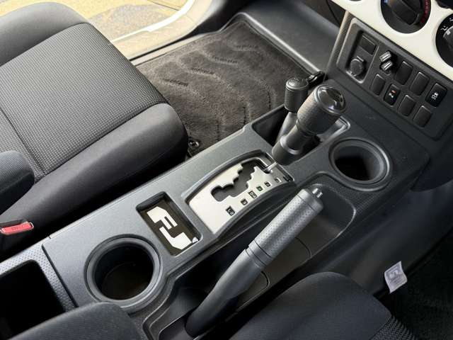 トヨタ ＦＪ　クルーザー ４．０ ４ＷＤ H25年 (東海) 99